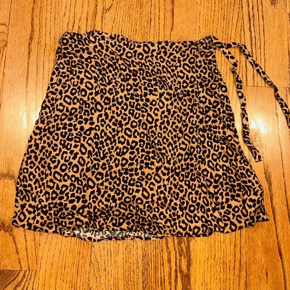 Print Wrap Skirt - Picture 3 of 5